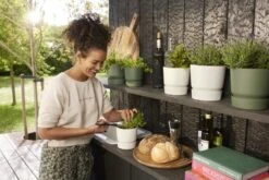 Elho Bloempot Greenville Rond 14cm Wit 11 Elho Bloempot Greenville Rond 14cm Wit -Buitentuin elho bloempot greenville rond 14cm wit 800x534 620e3cbb97409 l