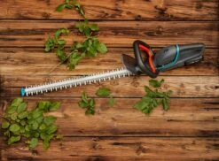 GARDENA Accu Heggenschaar ComfortCut 60/18V P4A Set 9 GARDENA Accu Heggenschaar ComfortCut 60/18V P4A Set -Buitentuin gardena accu heggenschaar comfortcut 60 18v p4a set 1500x1103 640af31a3b8eb l