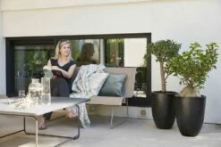 Vaas Elegant Laag Zwart - Ø 36 X H 47 Cm -Buitentuin vaas elegant laag 36x47 zwart 1000x667 620e6fefb7ca7 l